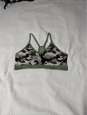 🎄 AVIVA Sports Green Camo Racerback Sport Bra Medium  New With  Out Tag